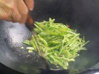 家常菜炒四季豆做法图解4)