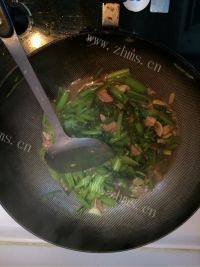 家常菜芹菜炒肉做法图解10)
