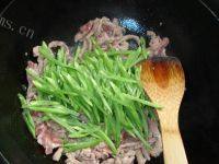 家常菜扁豆炒肉丝做法图解6)