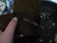 美味营养的蜜枣粽子做法图解4)