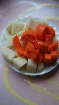 家常菜番茄牛腩汤做法图解5)