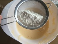 可口的蜂蜜小蛋糕做法图解7)