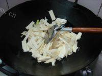香香的茭白炒肉片做法图解4)
