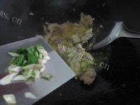 易做的豆角炖肉做法图解4)