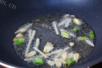 美味青笋鸡蛋木耳做法图解6)