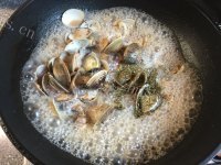 美味白酒蛤蜊意面做法图解11)