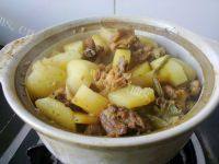 简单的鸡肉炖土豆