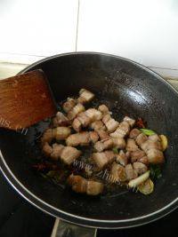 家常红烧肉做法图解5)