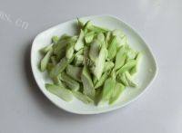 美味的丝瓜炒虾做法图解2)
