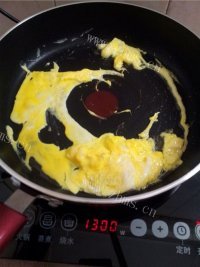 美味营养的蛋炒饭做法图解3)