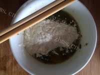 自制葱香鸡蛋饼做法图解3)