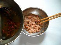 家常菜香菇肉末烧豆腐做法图解4)