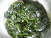 美味的海带骨头汤做法图解2)