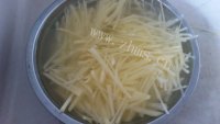 家常菜凉拌土豆丝做法图解2)