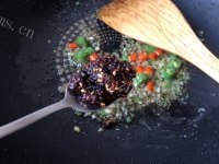 酥脆的干锅鲫鱼做法图解8)