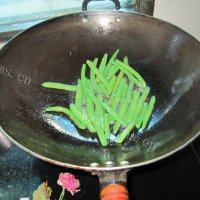 开胃的素炒四季豆做法图解3)