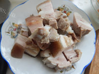 美味的海带结红烧肉做法图解1)