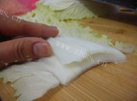 好吃的白菜肉饺做法图解3)