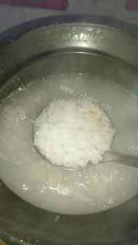 美味的开胃鲜虾粥做法图解4)