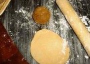 自制健康水果月饼做法图解3)