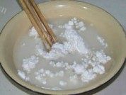 香菜鸡蛋饼做法图解2)