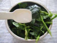 很有食欲的菠菜手擀面做法图解1)