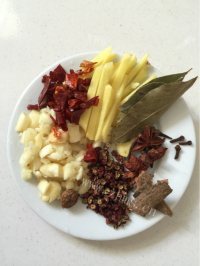 美味的香辣啤酒鸭做法图解3)