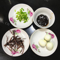 色香味俱全的牛肉味噌拉面做法图解1)