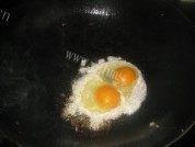 金包银蛋炒饭做法图解2)