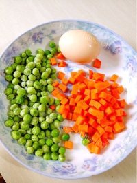 香飘十里的菠萝炒饭做法图解3)