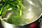 菠菜蛋花汤做法图解2)
