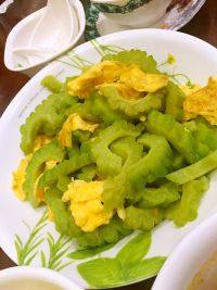 家常菜苦瓜炒蛋