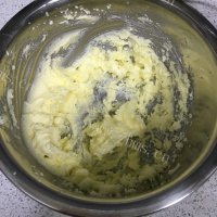 热腾腾的杯子蛋糕做法图解3)