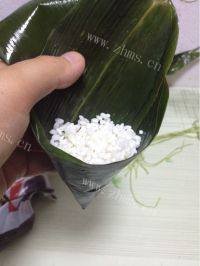 美味的豆沙粽做法图解2)