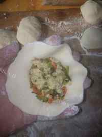 美味芹菜鸡蛋包子做法图解10)