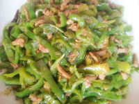 营养丰富的尖椒炒肉丝