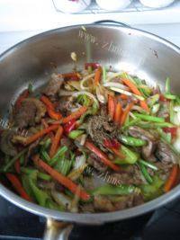 回味无穷的孜然羊肉