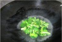 「DIY美食」西兰花炒肉做法图解2)