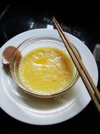 在家做的韭菜花炒鸡蛋做法图解6)