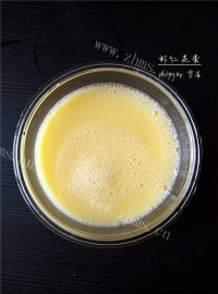 美味的虾仁蒸蛋做法图解3)