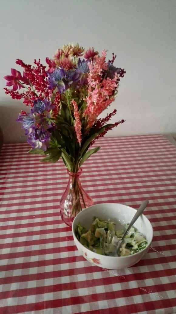回味无穷的牛油果沙拉