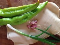 家常菜青椒炒豆腐皮做法图解1)