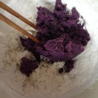 自制紫薯麻球做法图解4)