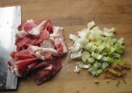 香菇炖肉做法图解2)