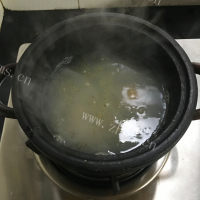 独特的过桥米线做法图解12)