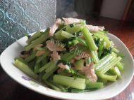 「自创」芹菜炒肉
