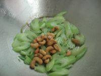 下酒菜腰果西芹做法图解5)