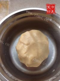 自制红豆沙月饼做法图解4)