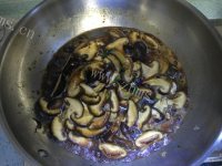 家常菜香菇芹菜做法图解6)