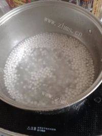 诱人的椰汁西米露做法图解3)